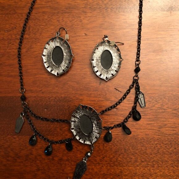 Claire's Zombie Cameo Necklace and Pierced Earrings - Picture 2 of 5